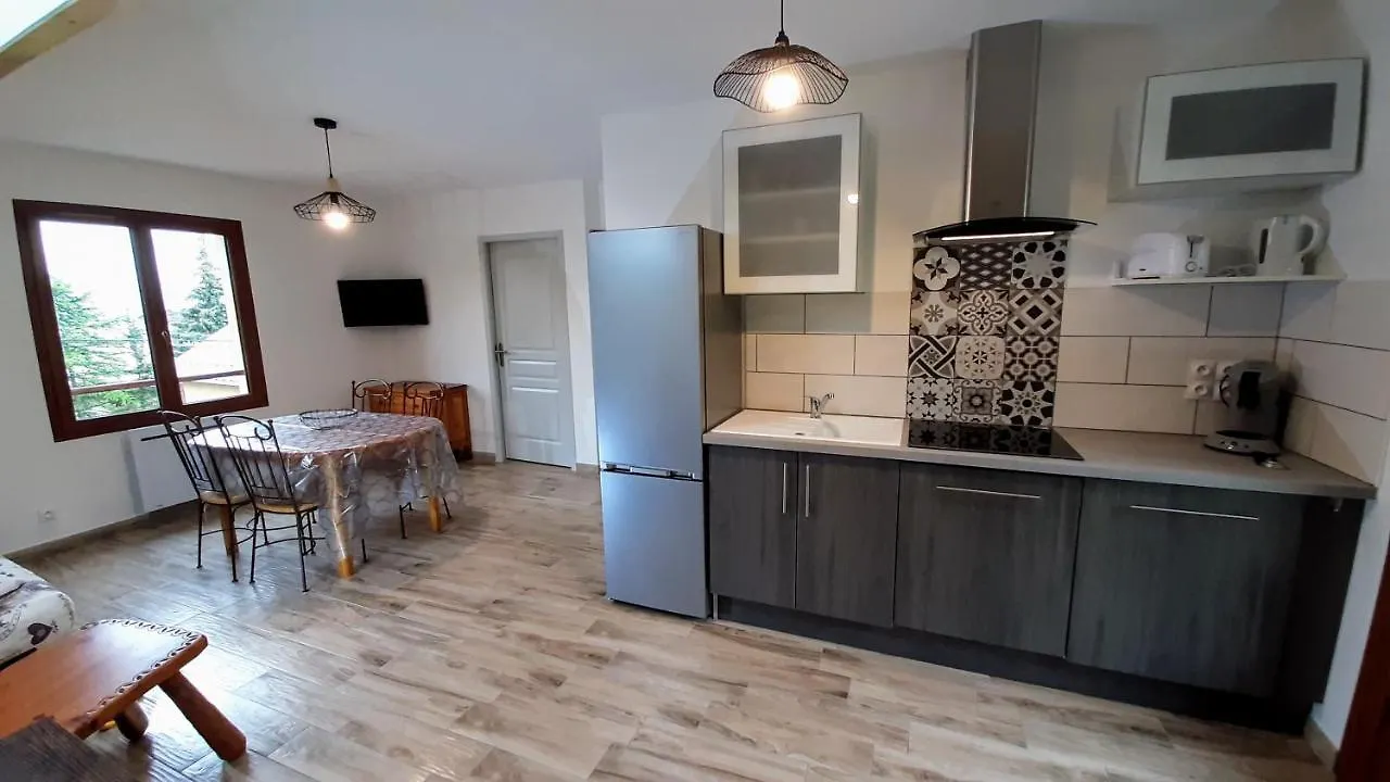 Le Pre Fleuri: New 3-Star Tourist Apartments with Private Parking Guillestre